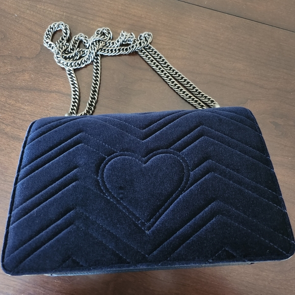 Beautiful Handbag - Picture 2 of 9